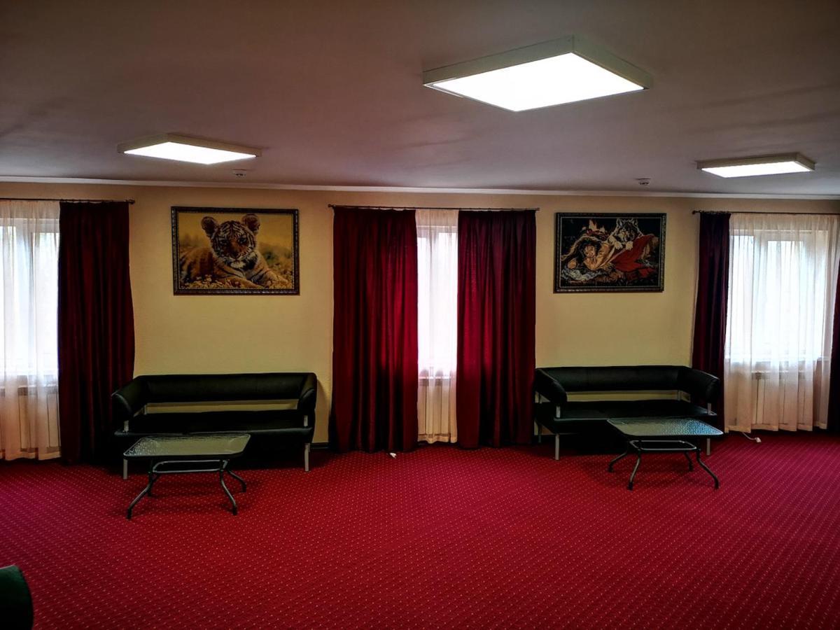 Отель Визит Pogreby  Extérieur photo