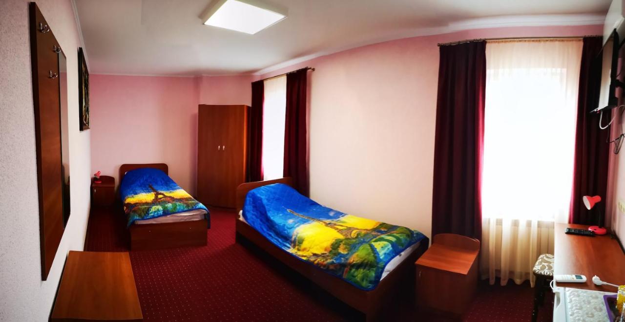 Отель Визит Pogreby  Extérieur photo